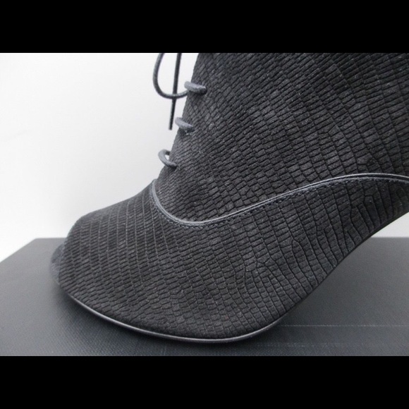 Saint Laurent Jane Booties - Picture 5 of 8